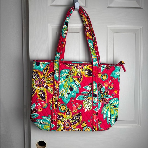 NWT Vera Bradley XL Vera Tote Bag In Rumba Retired Pattern - LAST ONE - Picture 1 of 11